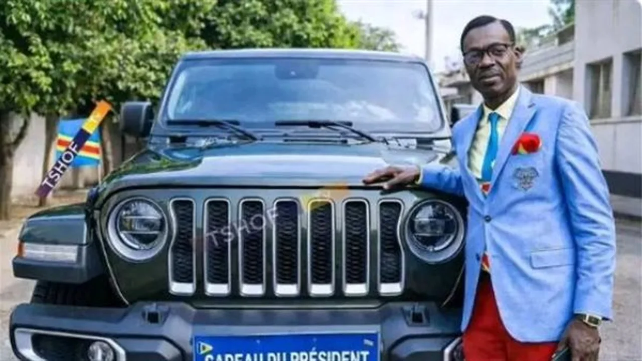 هدية فاخرة للمشجع لومومبا فيا أيقونة أمم إفريقيا 2025